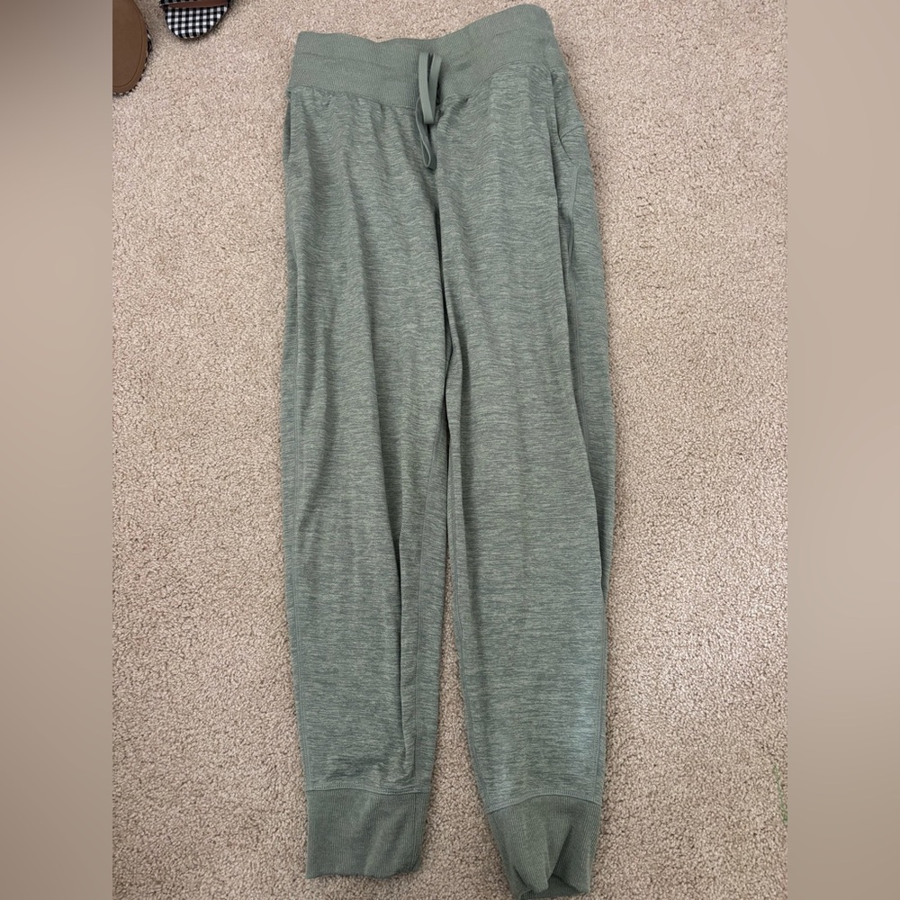 Women’s American Eagle green jogger pants soft athletic size small